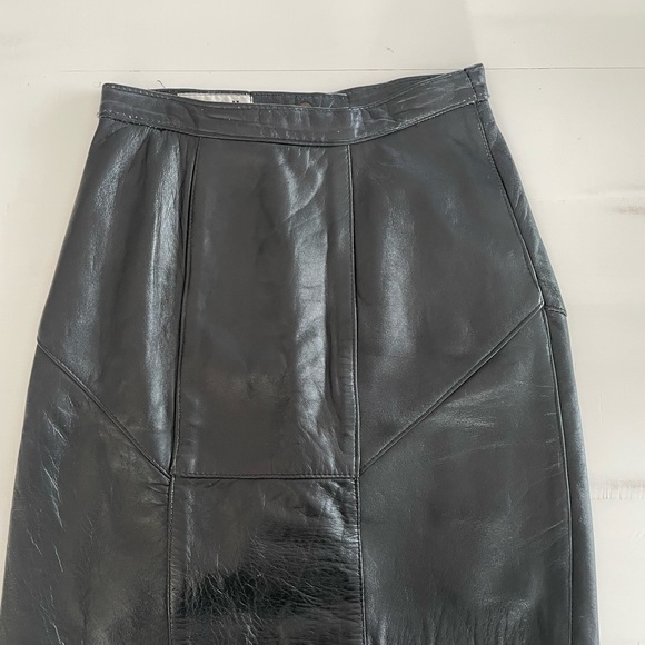 Black Vintage leather skirt - Picture 4 of 6